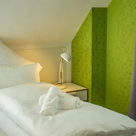 Gaestehaus Am Schlossplatz, Z. 4 미르스부르크