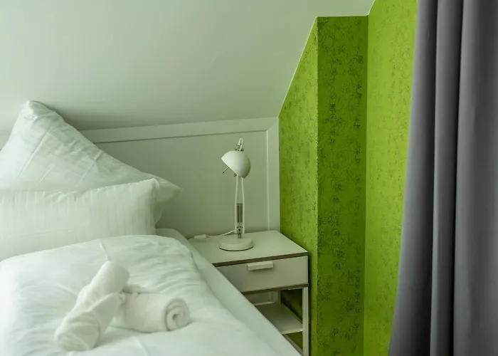 بيت ضيافة Gaestehaus Am Schlossplatz, Z. 4 3*